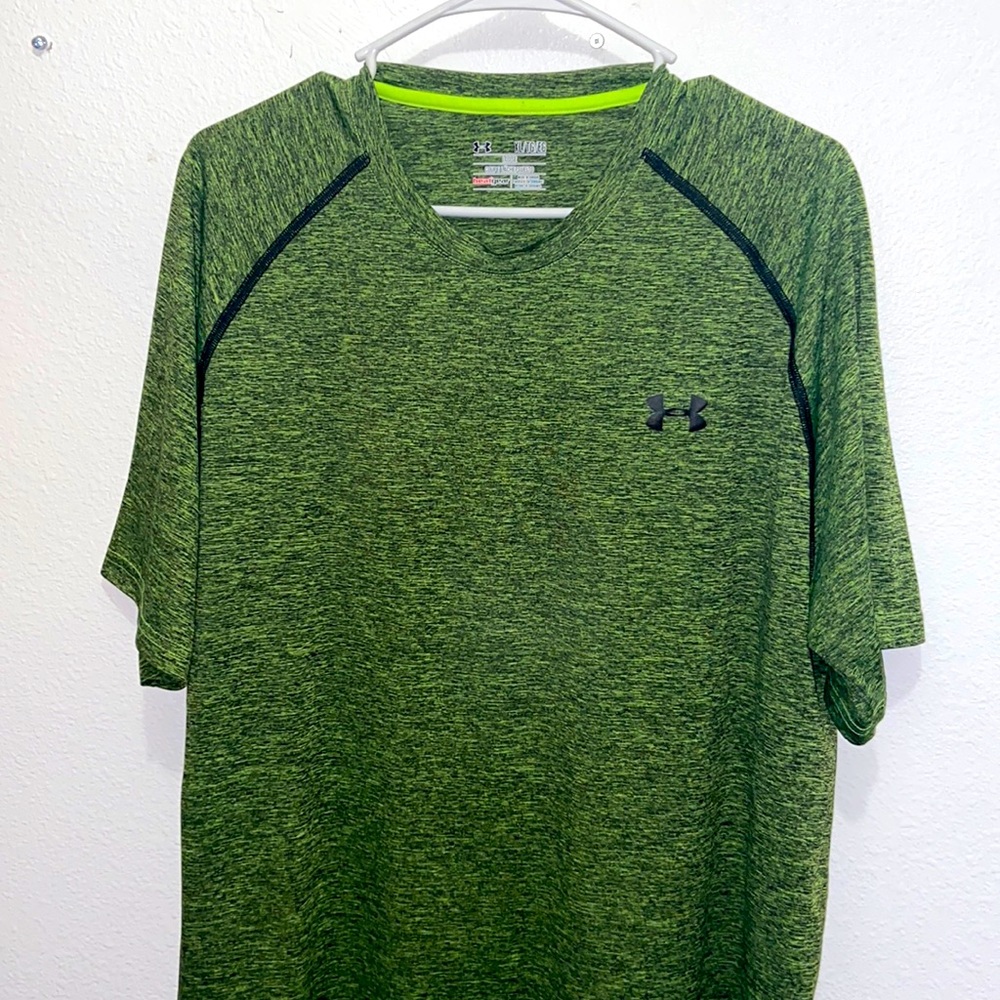 Men’s under armour shirt